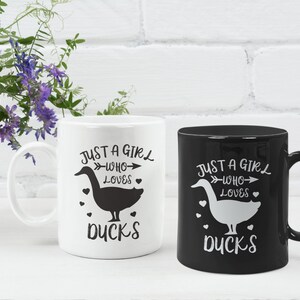 Just A Girl Who Loves Ducks mug, Duck Owner mug, Gift Duck Lover, Duck mug for Womens, Duck Girl mug, Farm Girl mug, Duck Mom, farm mug
