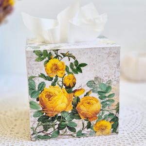 Funda para caja de pañuelos estilo vintage con rosas amarillas, soporte floral para caja de pañuelos, funda de madera para caja de pañuelos, servilletero decorativo, amantes de las rosas