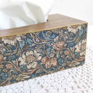 This wooden rectangular tissue box cover in classic colors with a wonderful floral ornament will look great on your kitchen, dinning room or bathroom. Or it will be a great gift for your family and friends.