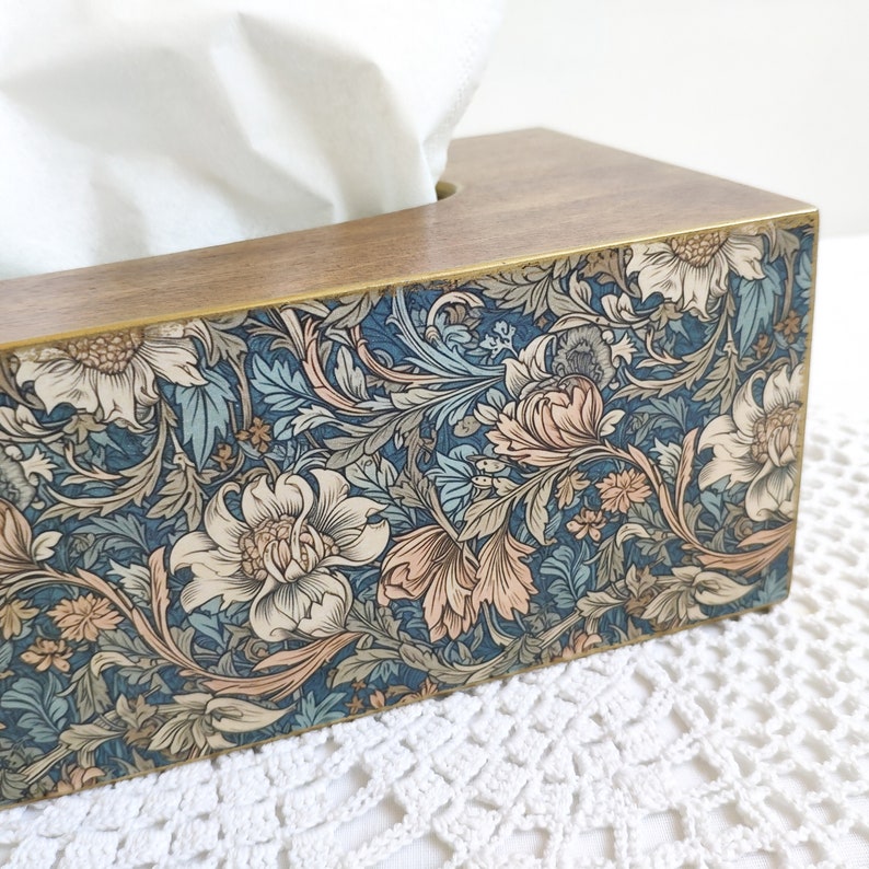 This wooden rectangular tissue box cover in classic colors with a wonderful floral ornament will look great on your kitchen, dinning room or bathroom. Or it will be a great gift for your family and friends.