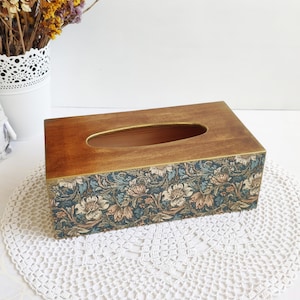 This wooden rectangular tissue box cover in classic colors with a wonderful floral ornament will look great on your kitchen, dinning room or bathroom. Or it will be a great gift for your family and friends.