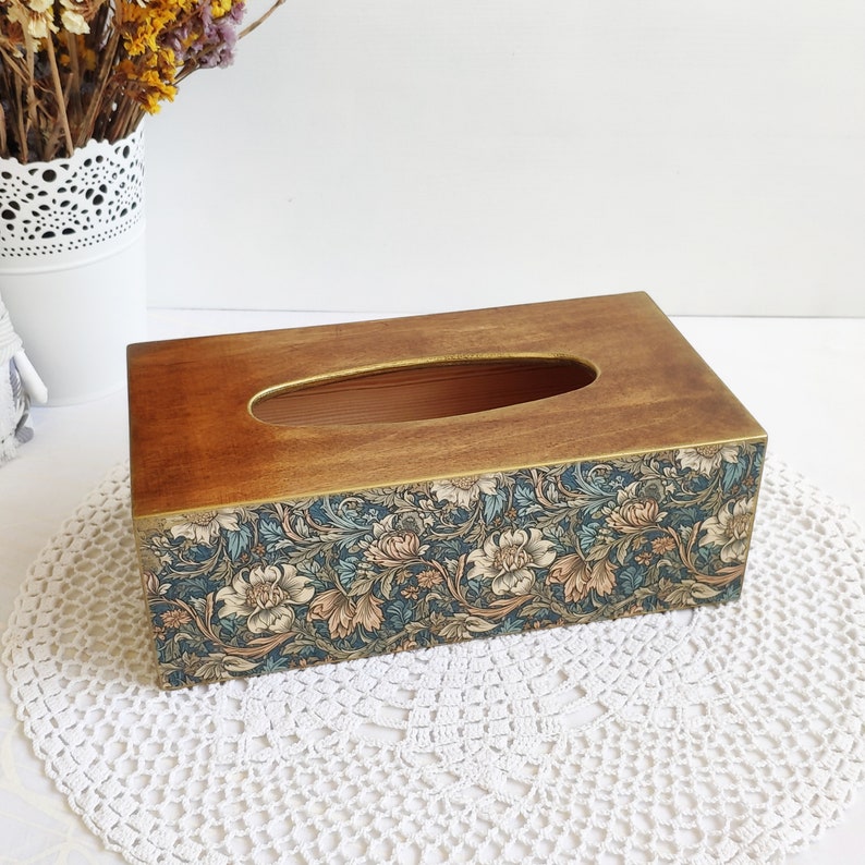 This wooden rectangular tissue box cover in classic colors with a wonderful floral ornament will look great on your kitchen, dinning room or bathroom. Or it will be a great gift for your family and friends.