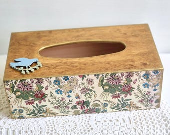Decorative floral tissue box cover in Vintage style, Rectangular wooden tissue box holder, Handcrafted decoupage napkin box, Tissue storage