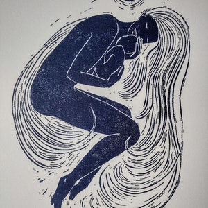 Untitled linocut art print, Handprinted lino wall art, Mother and child print, Mum and baby art, Mother's art, Mother print, Mother's love zdjęcie 6