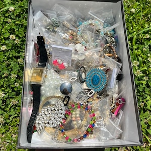 Jewelry Mystery Confetti Scoop