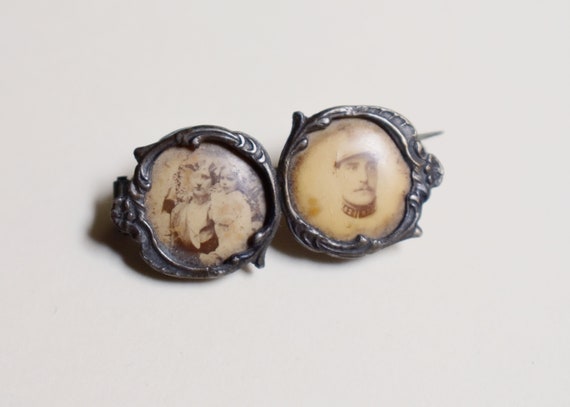 Victorian Photo Pin Brooch - Mourning Brooch - Fr… - image 1