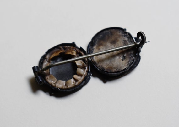 Victorian Photo Pin Brooch - Mourning Brooch - Fr… - image 2