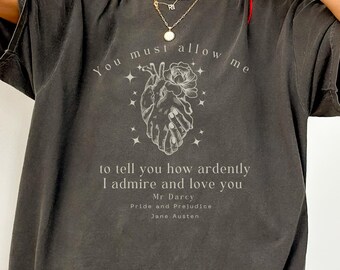 『高慢と偏見』シャツ、ジェーン・オースティンのブックイッシュ・コンフォートカラーTシャツ