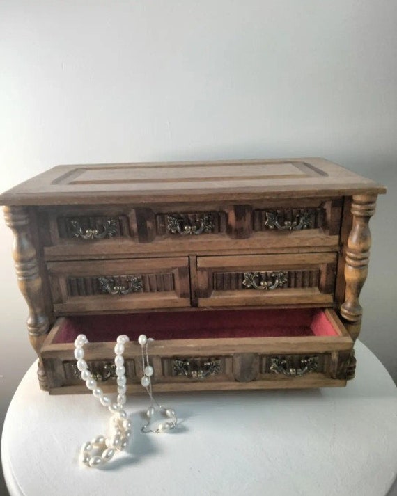 thai-classic-musical-wooden-gem