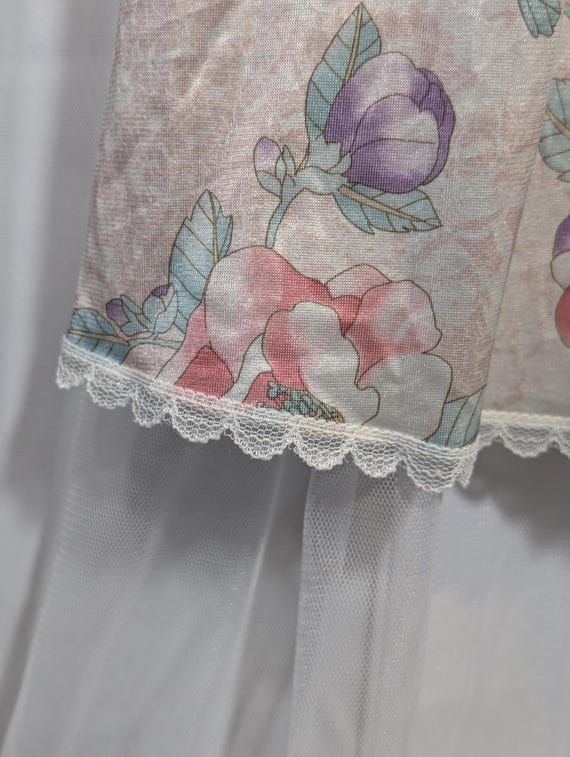 Vanity Fair Floral nightgown, size S. View 6