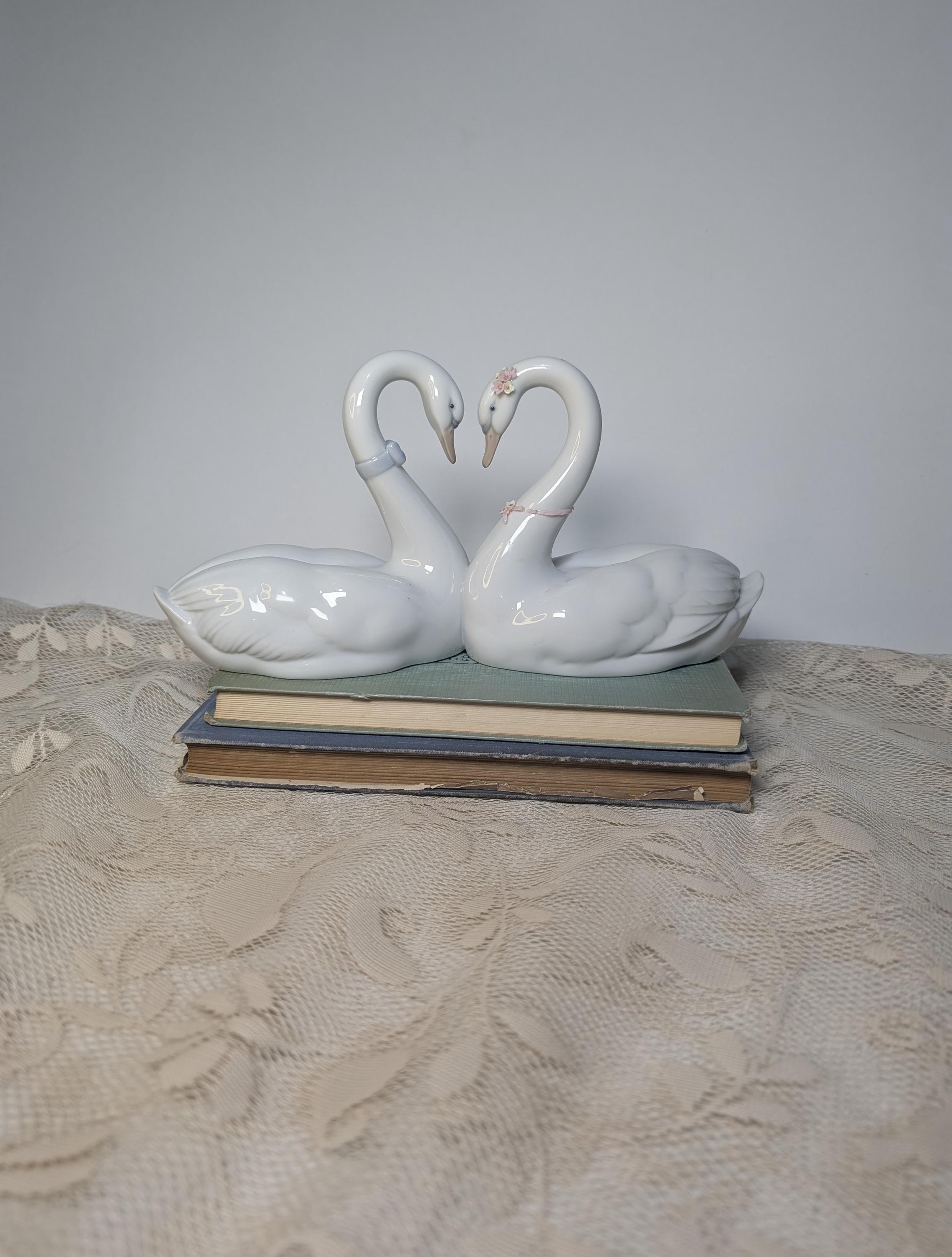 Lladro Endless Love Swan Porcelain Figurine. - Etsy
