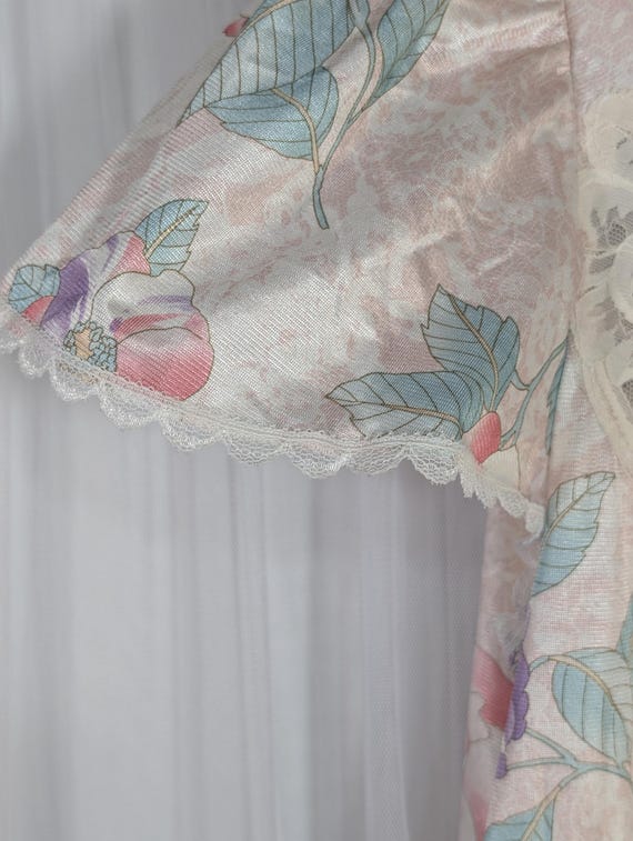 Vanity Fair Floral nightgown, size S. View 5