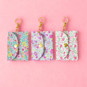 Carteira pequena com chaveiro – Porta-moedas de tecido Liberty of London com zíper | Carteira fina e minimalista, porta-moedas com porta-chaves e porta-cartões