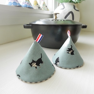 Set med 2 grytlappar med svart katt | Värmebeständiga ugnsvantar för STAUB-handtag, locklyftare för holländska ugnar | Kökspresent | Perfekt present till mammor