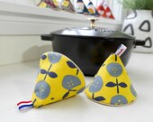 Set of 2 Pot Holders - Yellow Floral Print, Cast Iron Lid Holder, Le Creuset STAUB Pot Handle, Japanese Triangle Pot Holder, Gift for Cooks