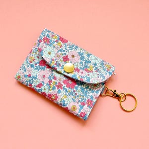 Carteira pequena com chaveiro – Porta-moedas de tecido Liberty of London com zíper | Carteira fina e minimalista, porta-moedas com porta-chaves e porta-cartões