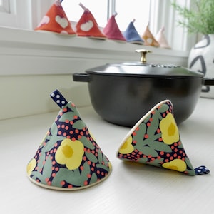 Lot de 2 cache-pots avec fleurs | Mitaines de four résistantes à la chaleur pour poignées de casserole STAUB | Cadeau cuisine