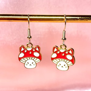 Ziemlich niedlich kawaii funky schrullig ästhetische kleine Pilz Katze goldene Ohrringe
