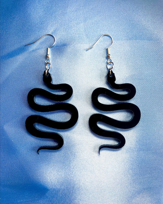 Cool black earrings sale