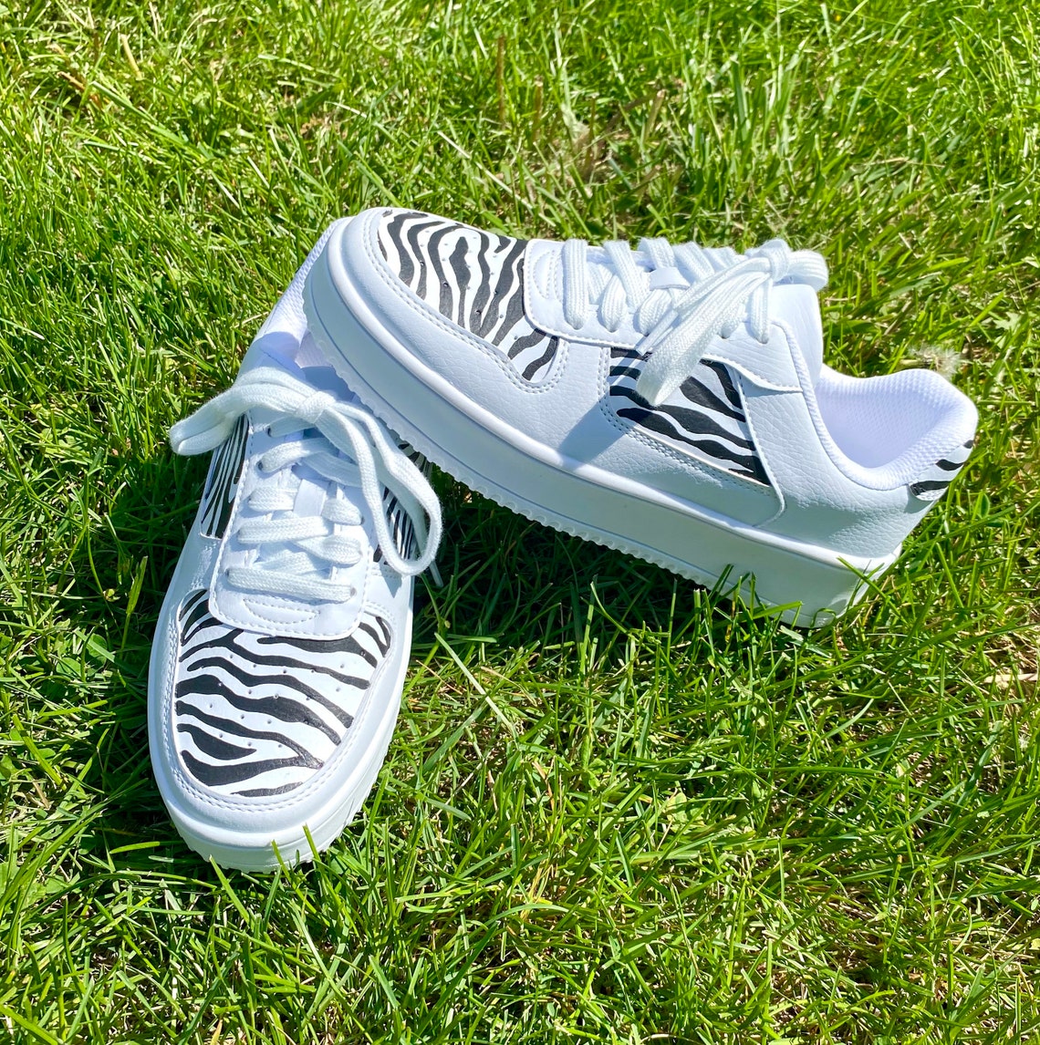 sneaker zebra print