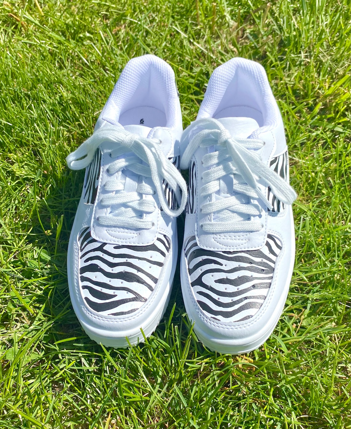 sneaker zebra print