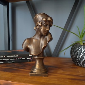 Sappho Bust Statue | Sappho’s Sculpture | Sappho Tabletop Desktop Decoration |  Modern Decorative Art Statue for Office or Home Decoration