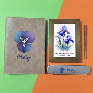 Coffret cadeau personnalisable impression d'art aquarelle iris français, cadre de voeux pour carte postale, carnet de notes personnalisé, stylo en bois, coffret cadeau pour elle