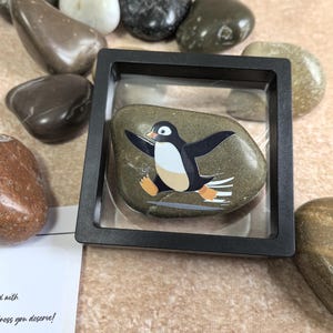 Presente de pedra impressa com pinguim feliz, arte de seixo exclusiva com cartão de mensagem personalizado, lembrança natural para aniversários, decoração para casa, cura emocional