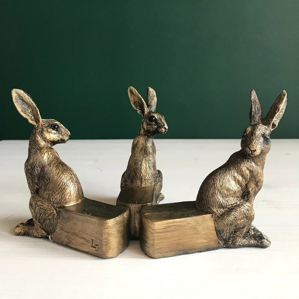 Decorative Hare Pot Feet/Stand. Set of 3 Aged Effect Hare Plant Pot Risers. Indoor/Outdoor