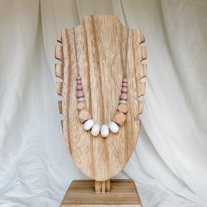 Collier maman moderne en silicone mauve vintage, boulier en marbre et bois de hêtre | Collier d&#39;allaitement | Collier d&#39;allaitement | Collier violon