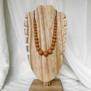 Speckled Caramel Modern Mama Silicone Necklace | Nursing Necklace | Breastfeeding Necklace | Fiddle Necklace