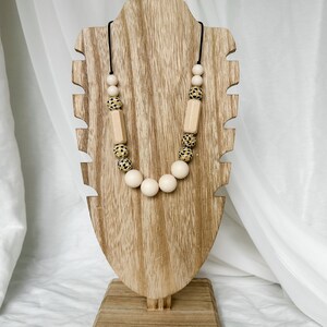 Mod Leopard Print, Ivory, & Wood Modern Mama Silicone Necklace | Nursing Necklace | Breastfeeding Necklace | Fiddle Necklace