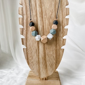 Blue-Gray & Marble Hexagon Modern Mama Silicone Necklace | Nursing Necklace | Breastfeeding Necklace | Fiddle Necklace