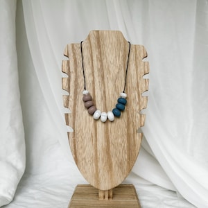 Collier moderne maman en silicone bleu marine, mauve et marbre | Collier d&#39;allaitement | Collier d&#39;allaitement | Collier violon
