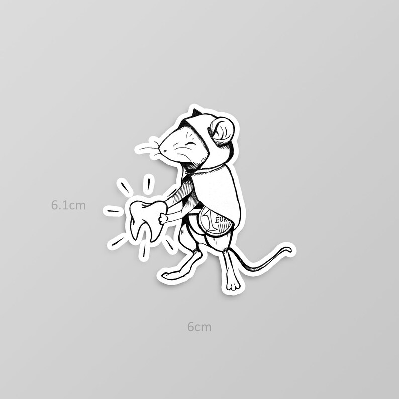 Sticker représentant la petite souris, style tatouage, sur un fond blanc pour présenter ses dimensions (6.1cm x 6cm)
