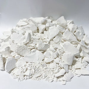 kaolin - white dirt small pieces and crumbs