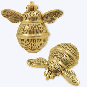 gold bee door knockers | with strike plate | polished brass | door knocking | door knock | door knockers | doorknockers