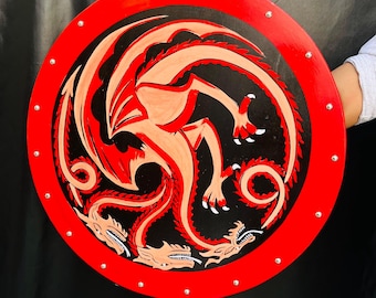 Handgemaakt middeleeuws drakenschild: rond houten schild van 60 cm.