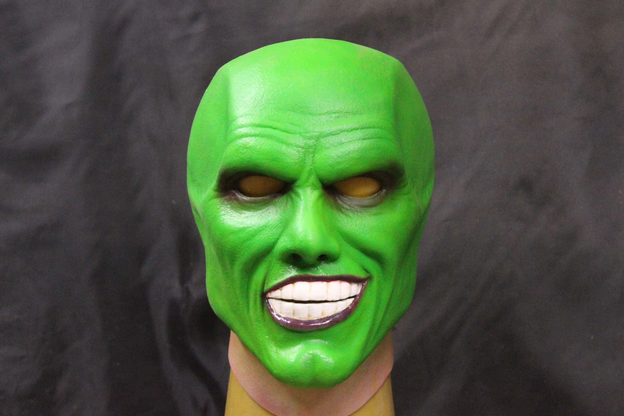 MONSTERPALOOZA - SMOKIN'! Jim Carrey's THE MASK makeup was