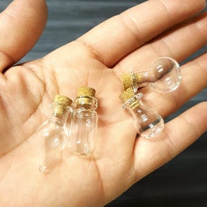 Mini glass bottle with cork for jewelry pendant, DIY glass bottle charms, Tiny glass bottles, Glass jars with corks for miniature crafts