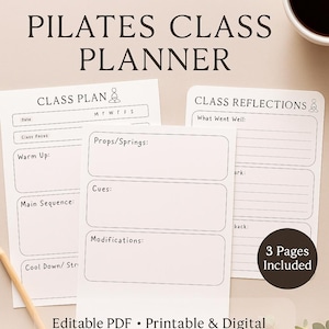 以下が含まれることがあります： ピラティスクラスプランナー。クラスプランとクラスの振り返りを含む3ページ。プランナーは編集可能なPDFで、印刷可能で、すぐにダウンロードできます。テキストには「Pilates Class Planner」、「Class Plan」、「Class Reflections」が含まれています。