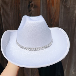 White Cowboy Hat with Rhinestone band,Bachelorette Bride Hat, Cowboy ,Cowgirl hat,Concert outfit ,Western Party, Nashville ,Birthday