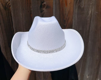 White Cowboy Hat with Rhinestone band,Bachelorette Bride Hat, Cowboy ,Cowgirl hat,Concert outfit ,Western Party, Nashville ,Birthday