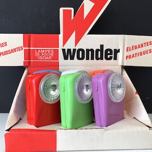 Display Vintage WONDER flashlight, Army military flashlight, lantern torch exhibitor , original packaging, vintage  collector and atrezzo