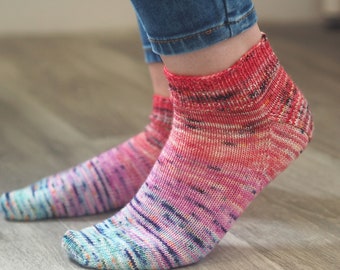 Scrapix - Knitting Pattern (Digital format - PDF) - Toe-up sock with helical knitting tutorial