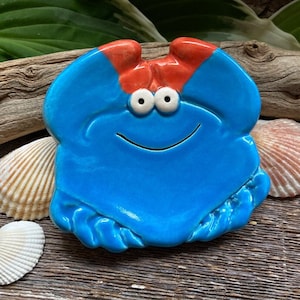Blue crab dish. Maryland blue crab, Chesapeake Bay kitchen dish. Blue crab spoon rest or jewelry dish. accent dish for Southern beach house