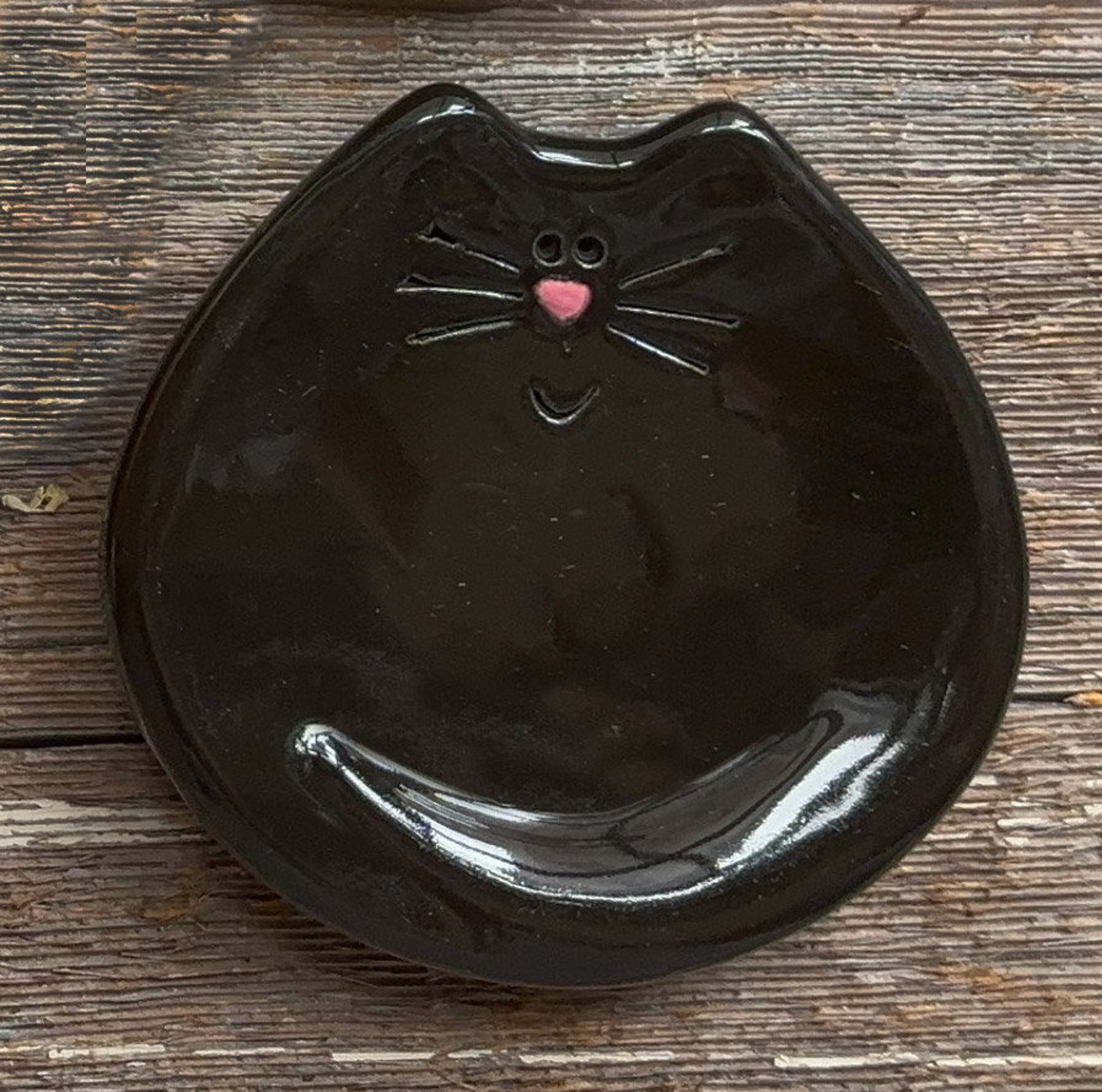 Happy cat dish colors- solid black cat