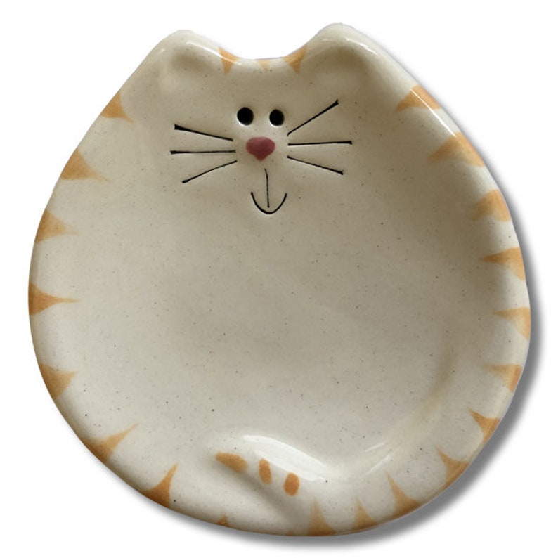 Ceramic tiger cat dishes can be a tea bag holder, spoon rest or soap dish. These happy tabby cats are adorable cat lover and cat mom gifts. White & Yellow Tiger