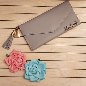 Billetera personalizada para mujeres, billetera de cuero vegano, billetera de embrague, billetera de tarjeta para damas, billetera de mujer triple, regalo de dama de honor, regalo de boda
