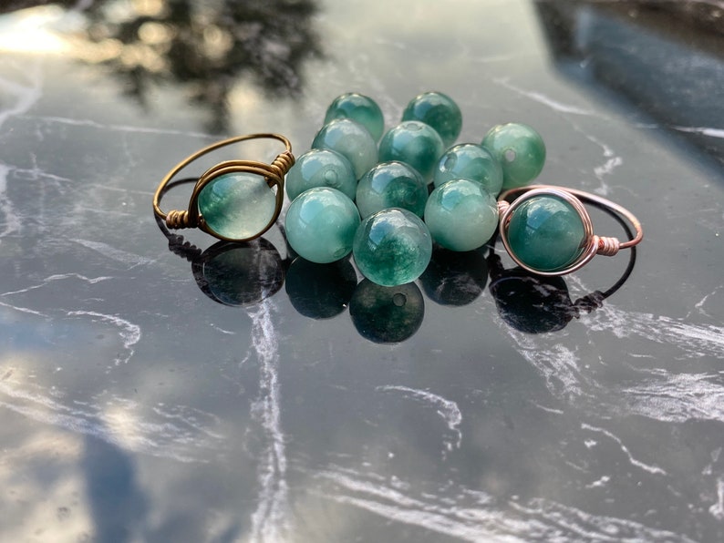 Trendy wire ring with semi precious jade bead